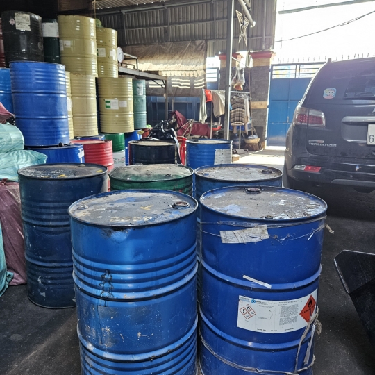 ĐÓNG THÙNG DẦU HẠT ĐIỀU ĐEN