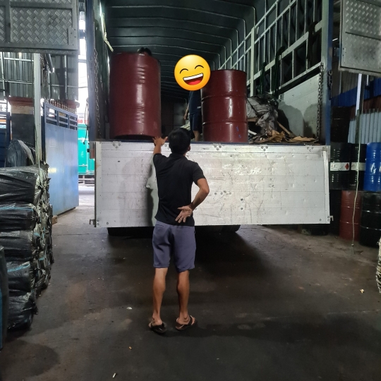 VẬN CHUYỂN DẦU NHÂN HẠT ĐIỀU ĐEN