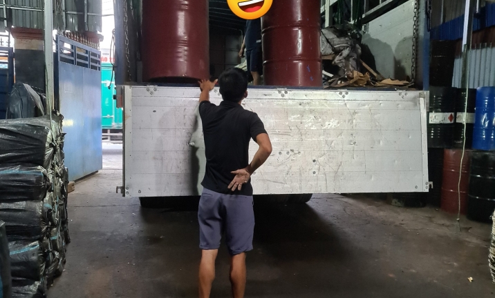 VẬN CHUYỂN DẦU NHÂN HẠT ĐIỀU ĐEN